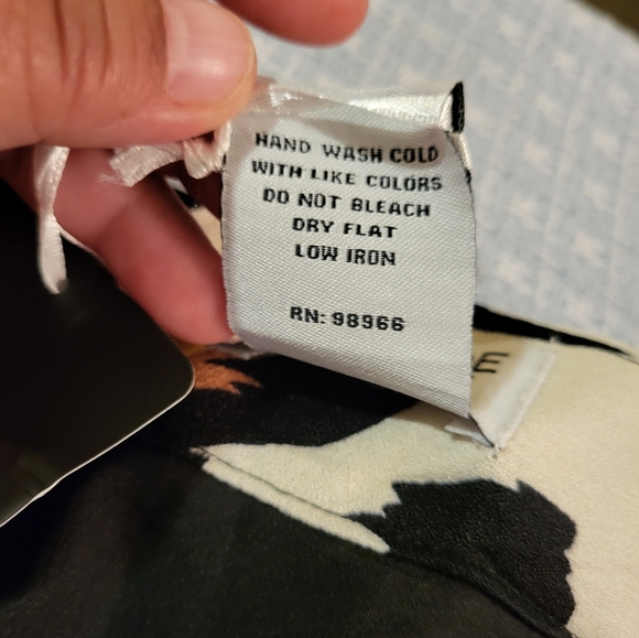 Monroe & Main Leopard Pencil Skirt - Picture 9 of 10